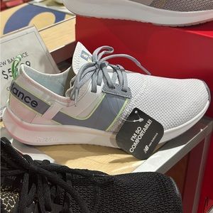 New balance nergize sneakers size 10